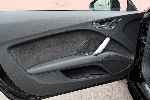 アウディ TT 2.0TFSI クワトロ