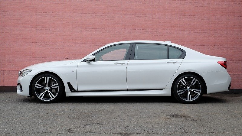 BMW 750Li Mスポーツ（2）