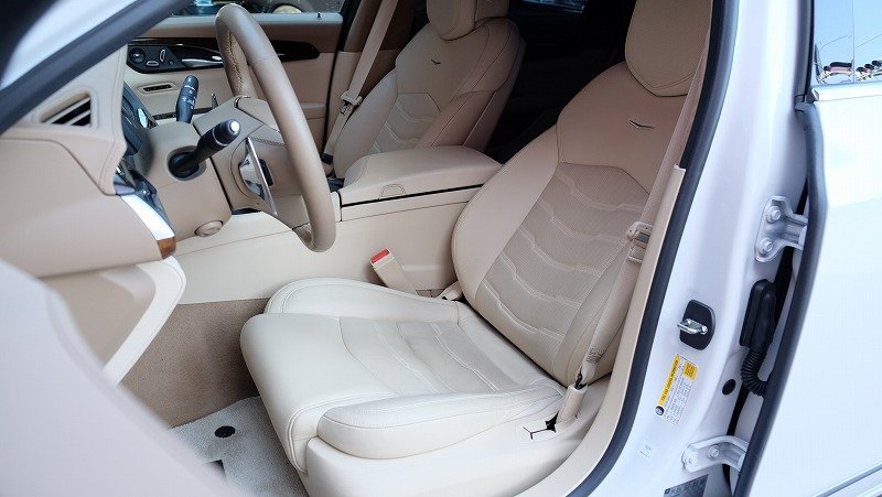 キャデラック CT6 プラチナム（4）