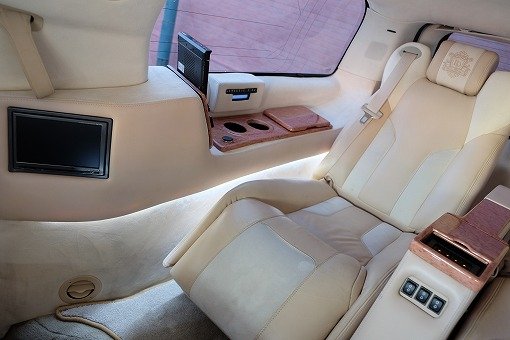 キャデラック エスカレード ESV Limo