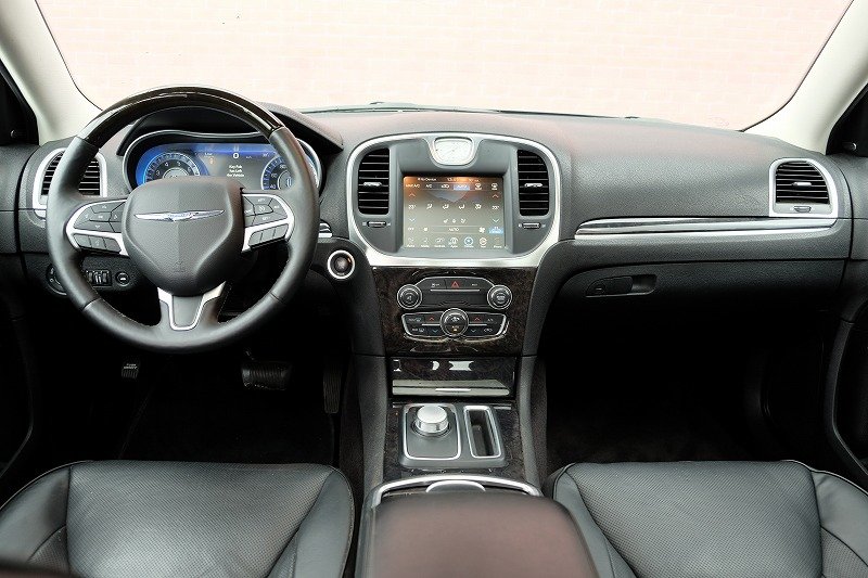 クライスラー 300C 現行（5）