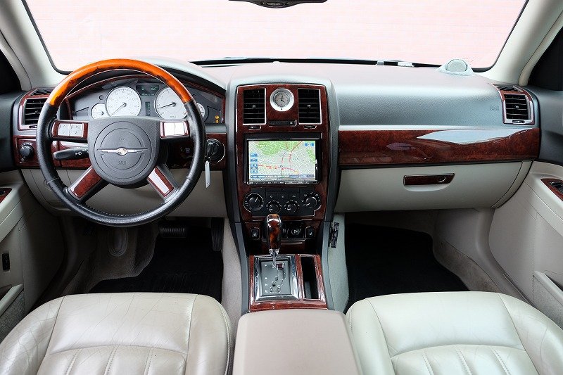 クライスラー 300C 5.7（6）