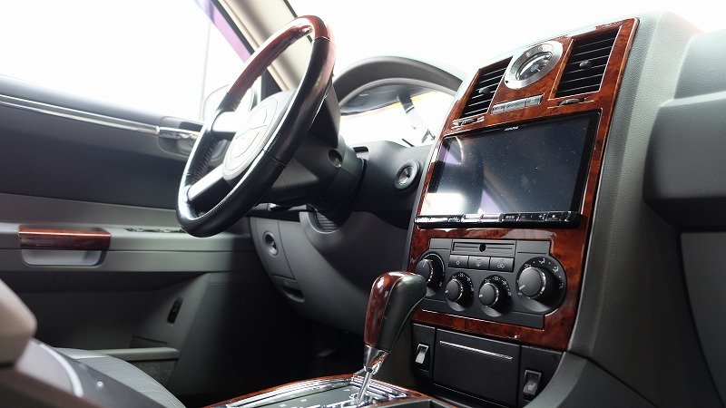 クライスラー 300C 5.7HEMI（6）