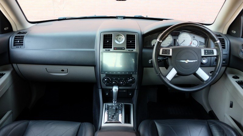 クライスラー 300C SRT-8（5）