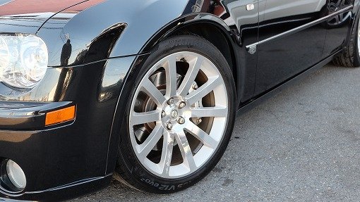 クライスラー 300C SRT-8
