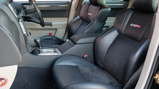 クライスラー 300C SRT-8