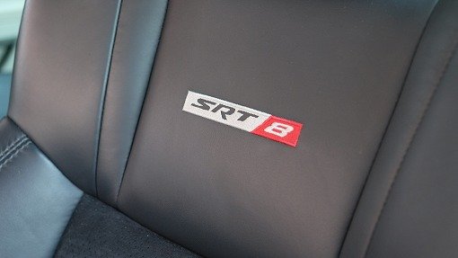 クライスラー 300C SRT-8