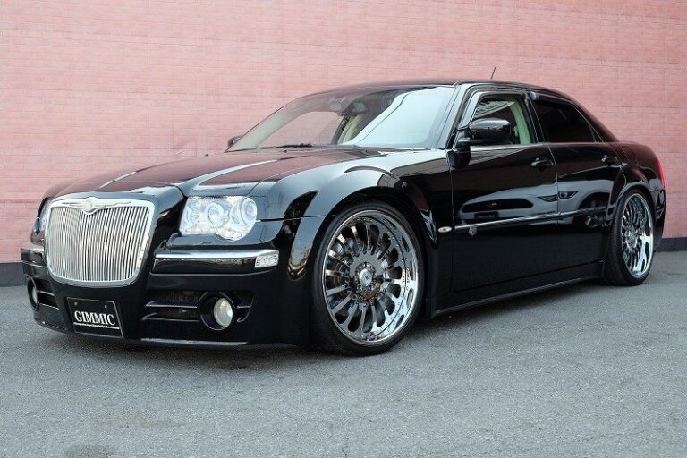 クライスラー 300C SRT-8