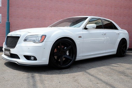 クライスラー 300C SRT-8