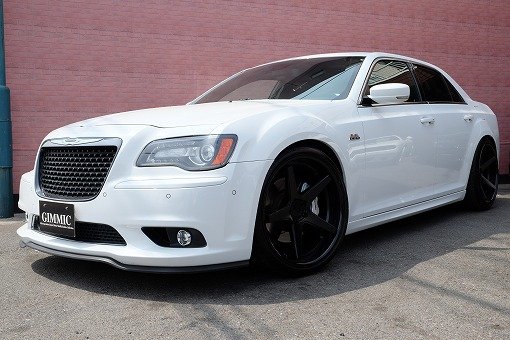 クライスラー 300C SRT-8