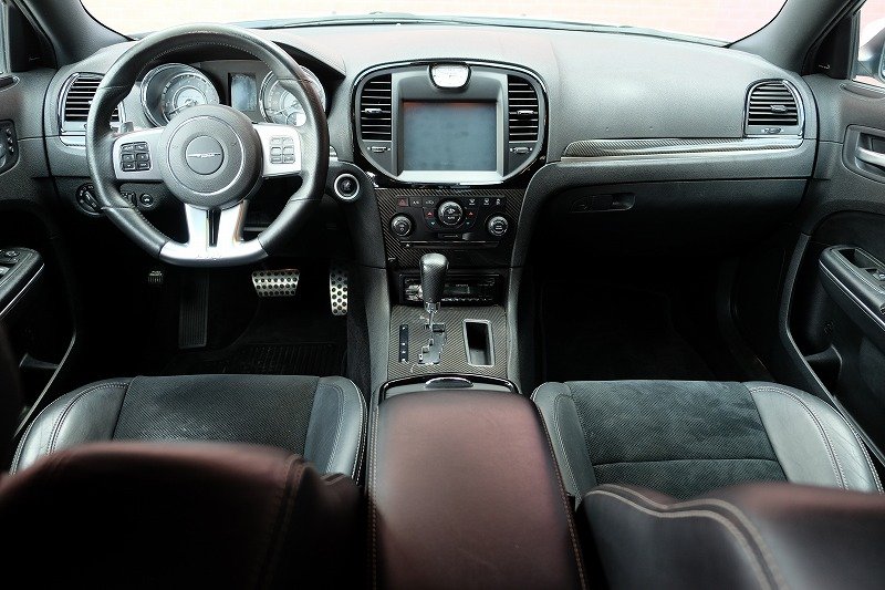 クライスラー 300C SRT-8（5）