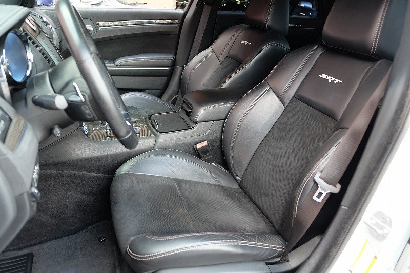クライスラー 300C SRT-8（7）