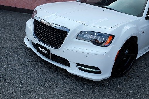 クライスラー 300C SRT-8