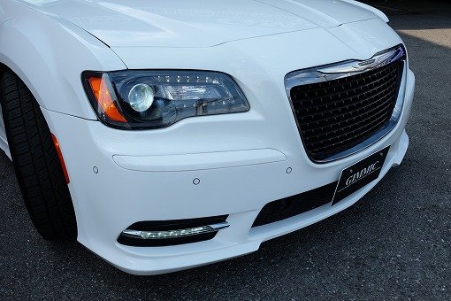 クライスラー 300C SRT-8