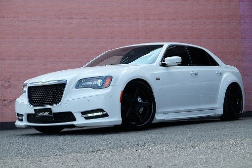 クライスラー 300C SRT-8
