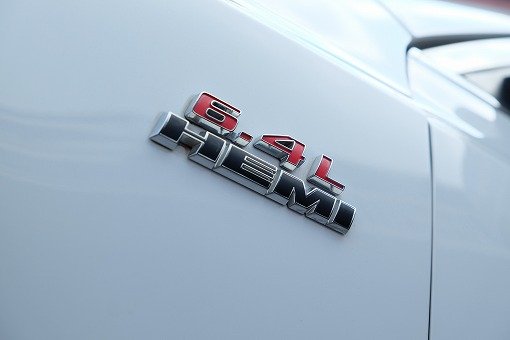 クライスラー 300C SRT-8