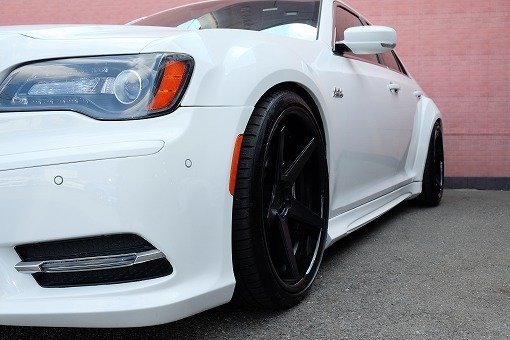 クライスラー 300C SRT-8