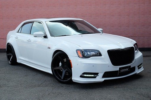 クライスラー 300C SRT-8
