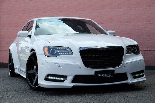 クライスラー 300C SRT-8