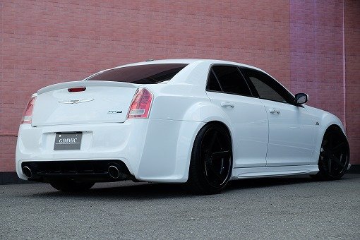 クライスラー 300C SRT-8