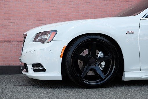 クライスラー 300C SRT-8
