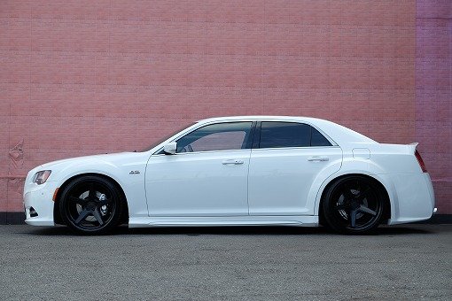 クライスラー 300C SRT-8