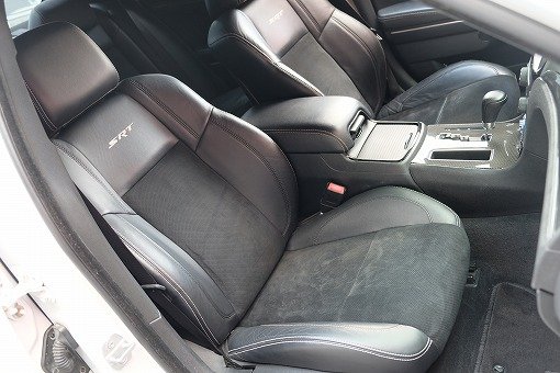 クライスラー 300C SRT-8