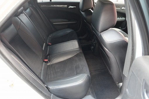 クライスラー 300C SRT-8