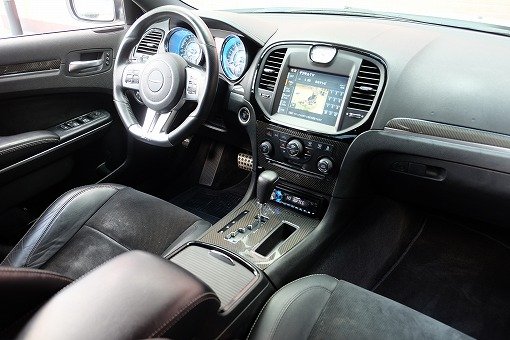 クライスラー 300C SRT-8