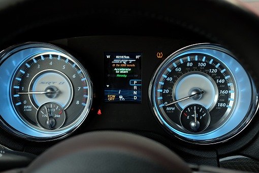 クライスラー 300C SRT-8