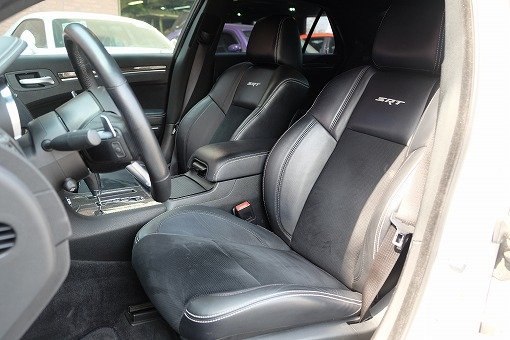 クライスラー 300C SRT-8