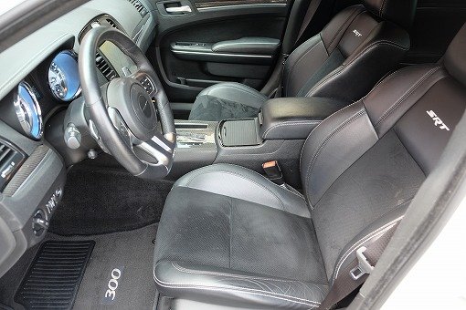 クライスラー 300C SRT-8