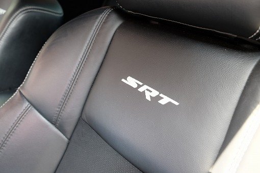 クライスラー 300C SRT-8