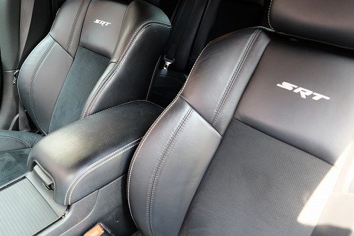 クライスラー 300C SRT-8