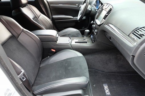クライスラー 300C SRT-8