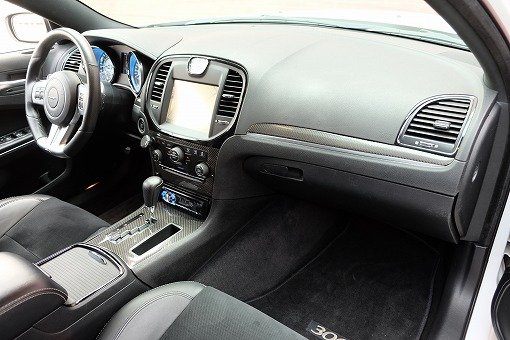 クライスラー 300C SRT-8