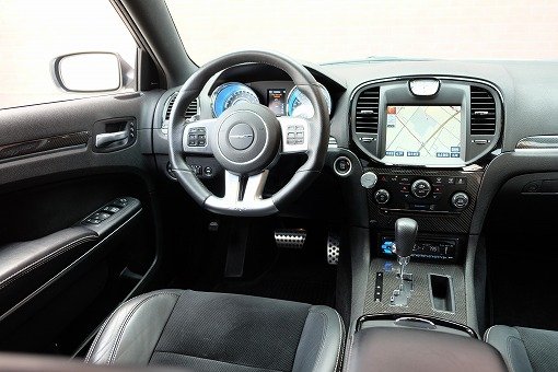 クライスラー 300C SRT-8