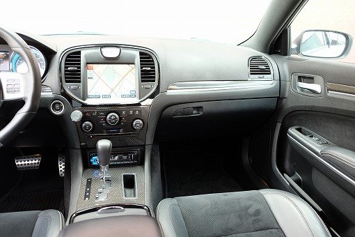 クライスラー 300C SRT-8