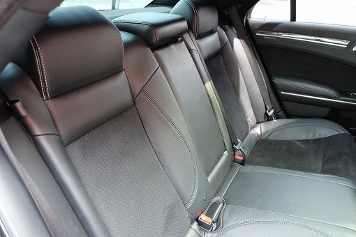 クライスラー 300C SRT-8