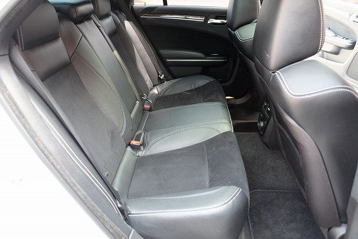 クライスラー 300C SRT-8