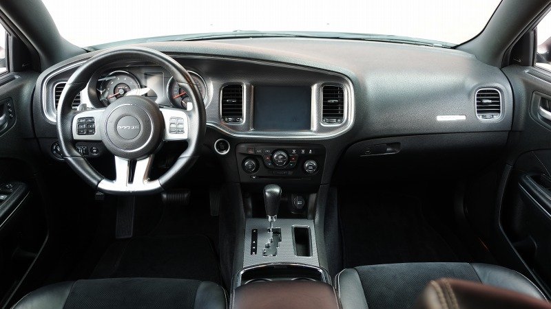 ダッジ チャージャー SRT-8（6）