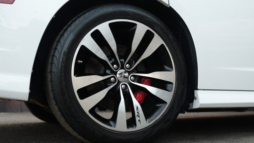 ダッジ チャージャー SRT-8
