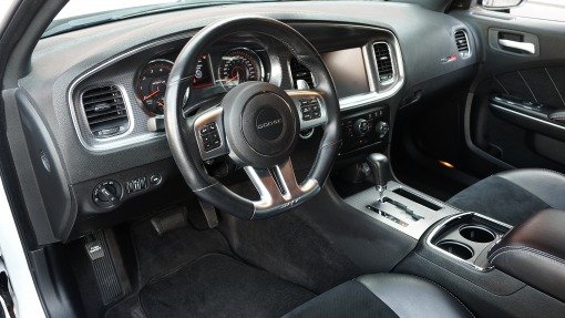 ダッジ チャージャー SRT-8