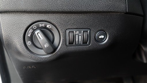 ダッジ チャージャー SRT-8