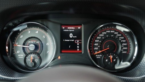 ダッジ チャージャー SRT-8