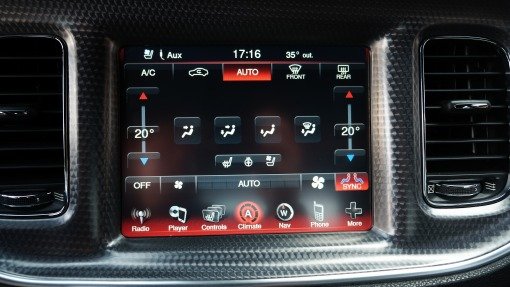 ダッジ チャージャー SRT-8