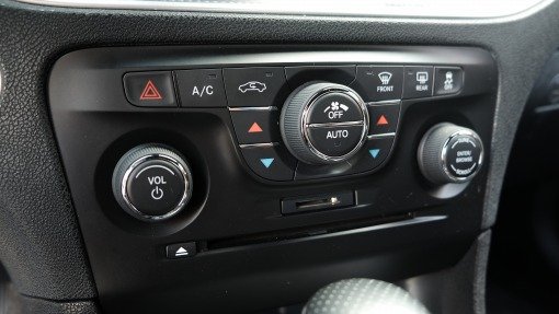 ダッジ チャージャー SRT-8