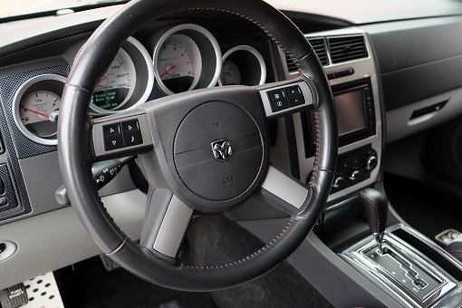 ダッジ チャージャー SRT8