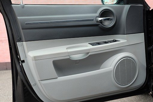 ダッジ チャージャー SRT8