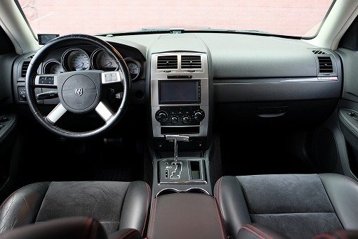 ダッジ チャージャー SRT8